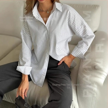 Cămașă din bumbac, cu dungi, guler polo, mâneci lungi, croială lejeră