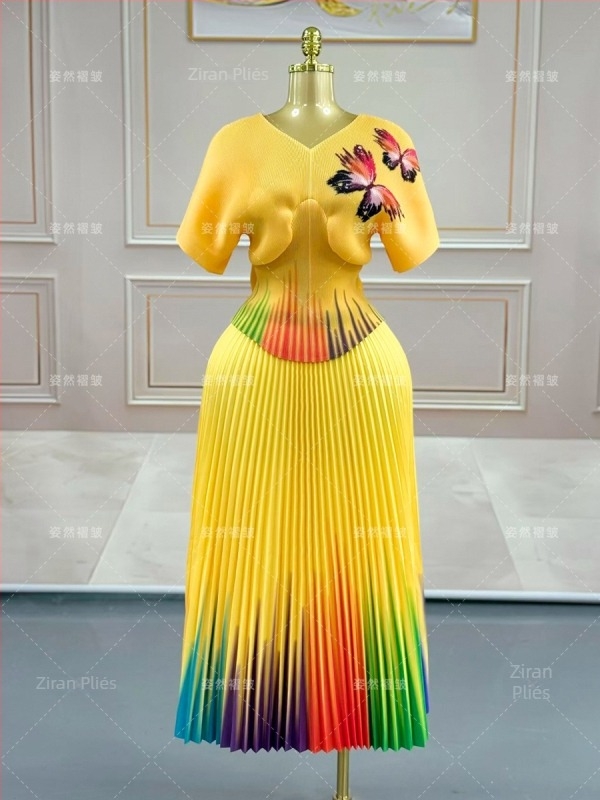 Set din două piese din chiffon pentru femei: fustă plisată lungă cu imprimeu gradient și top ușor strâns, potrivit pentru birou