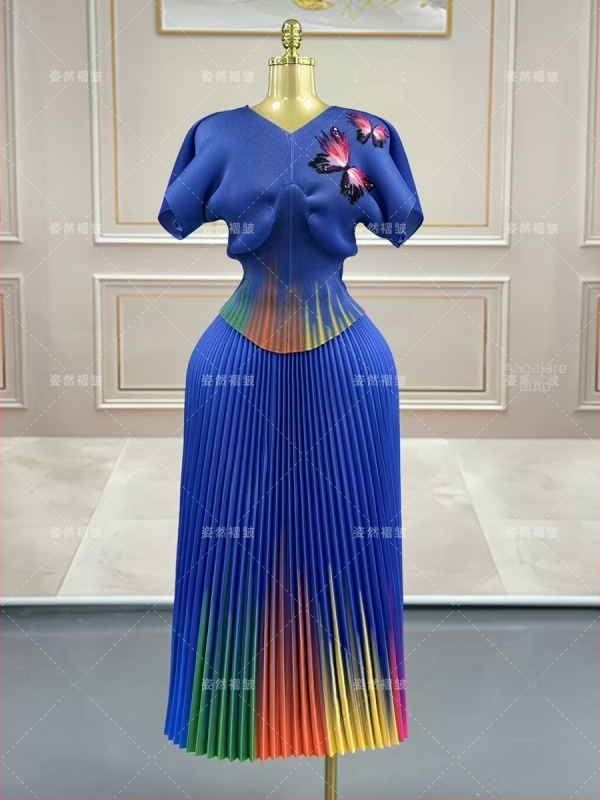 Set din două piese din chiffon pentru femei: fustă plisată lungă cu imprimeu gradient și top ușor strâns, potrivit pentru birou