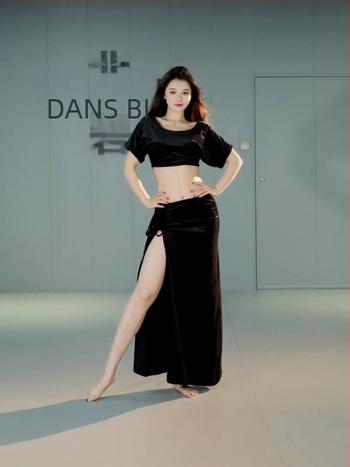 Set de practică pentru belly dance, costum cu fustă cu despicare, velur, poliester 30-50%, iarna 2024, pentru începători