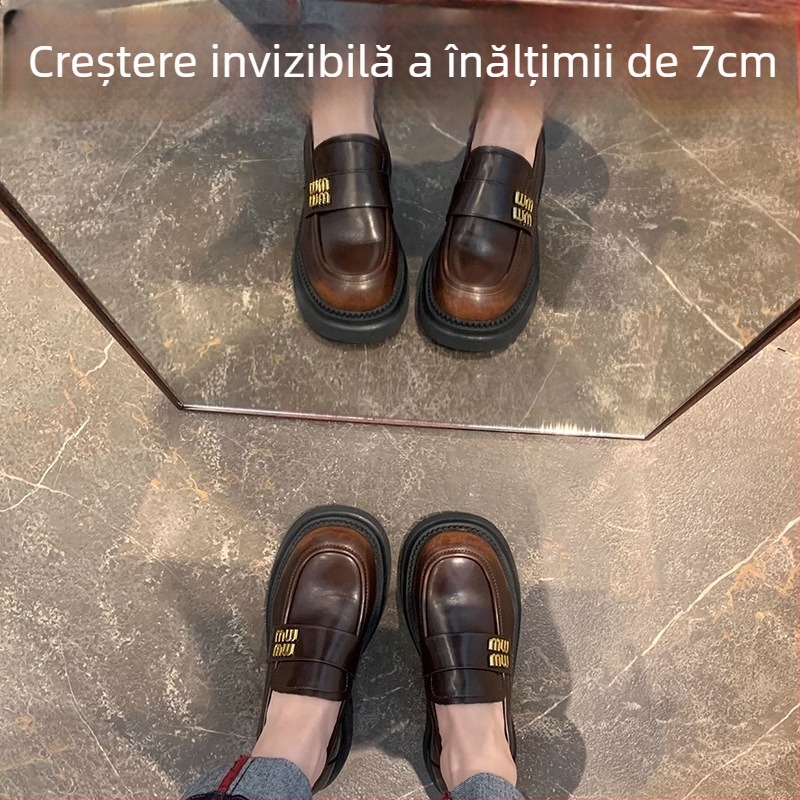 Loafers stil coreean, fără șireturi, cu creștere în înălțime, vârf rotund, partea superioară din piele de tip second layer, talpă din cauciuc