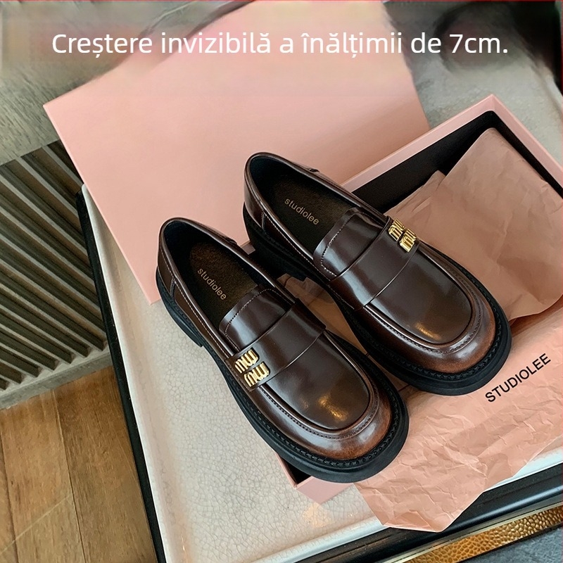 Loafers stil coreean, fără șireturi, cu creștere în înălțime, vârf rotund, partea superioară din piele de tip second layer, talpă din cauciuc