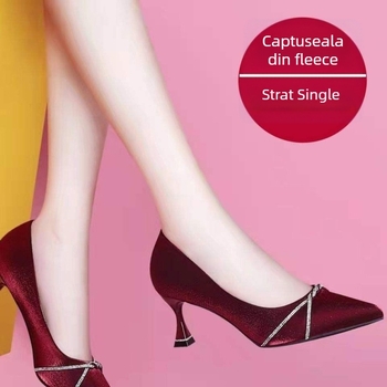 Pantofi dama cu talpă plată, partea superioară din mătase, toc mic în formă de pisică, branț din microfibră, talpă din cauciuc