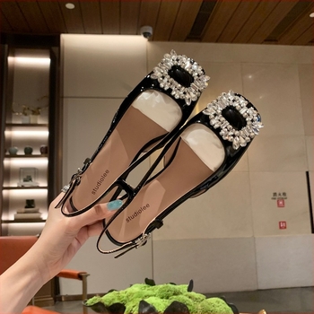 Sandale pentru femei cu vârf pătrat, toc pană, partea superioară din microfibră, talpă din cauciuc, închidere cu cataramă