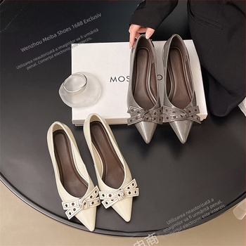 Pantofi Daphne pentru femei – vârf ascuțit, din piele de vițel lacuit, toc mediu 3-5 cm, căptușeală din piele de oaie, talpă din cauciuc