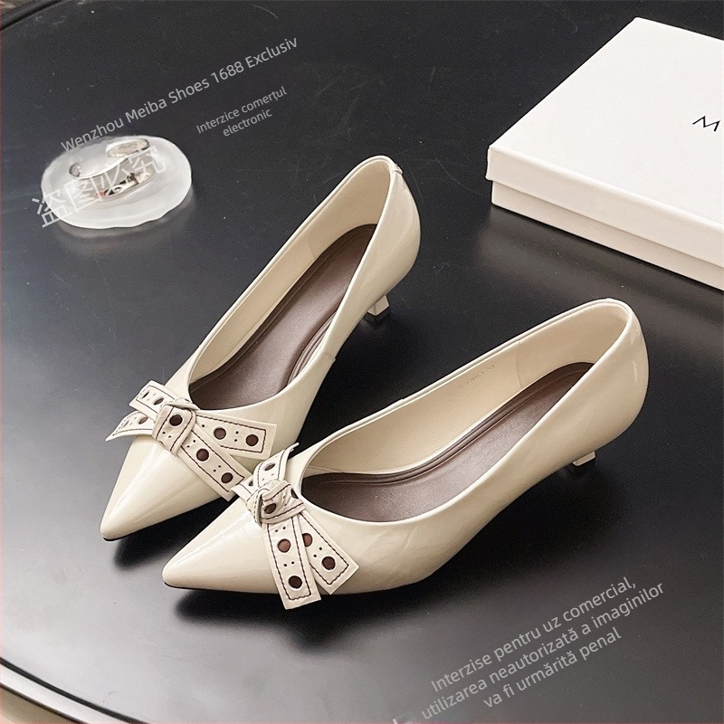 Pantofi Daphne pentru femei – vârf ascuțit, din piele de vițel lacuit, toc mediu 3-5 cm, căptușeală din piele de oaie, talpă din cauciuc