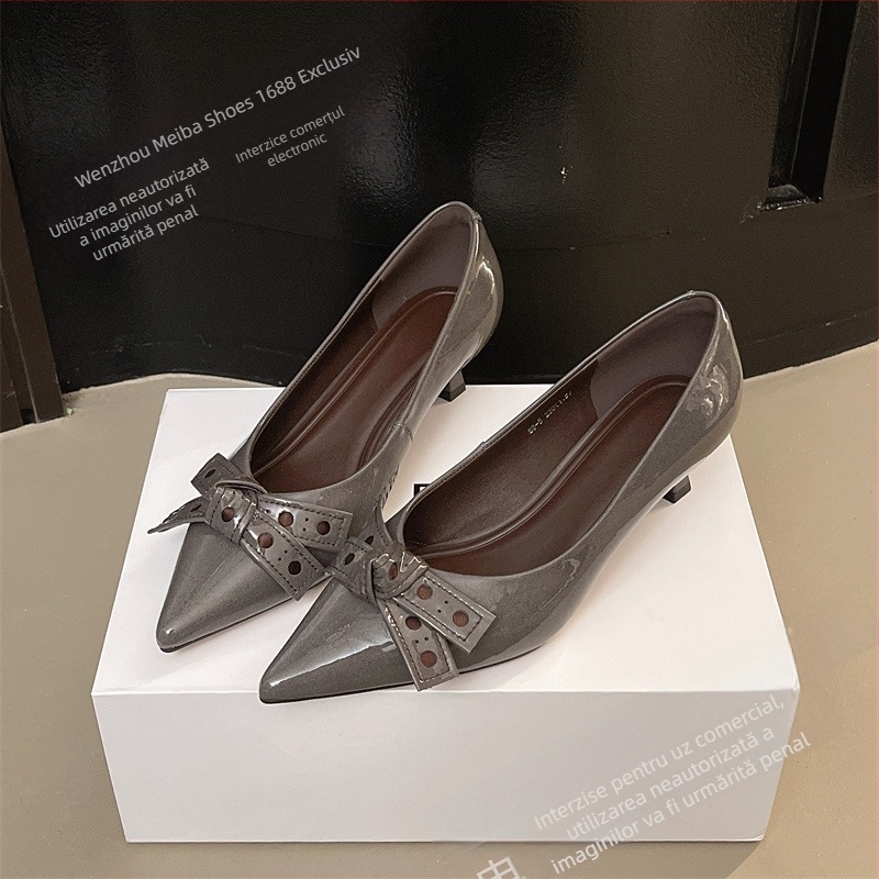 Pantofi Daphne pentru femei – vârf ascuțit, din piele de vițel lacuit, toc mediu 3-5 cm, căptușeală din piele de oaie, talpă din cauciuc