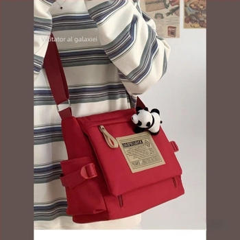 Geantă messenger în stil japonez de lucru, nylon, formă rotundă, închidere cu capac, buzunar interior cu fermoar