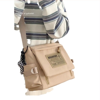 Geantă messenger în stil japonez de lucru, nylon, formă rotundă, închidere cu capac, buzunar interior cu fermoar