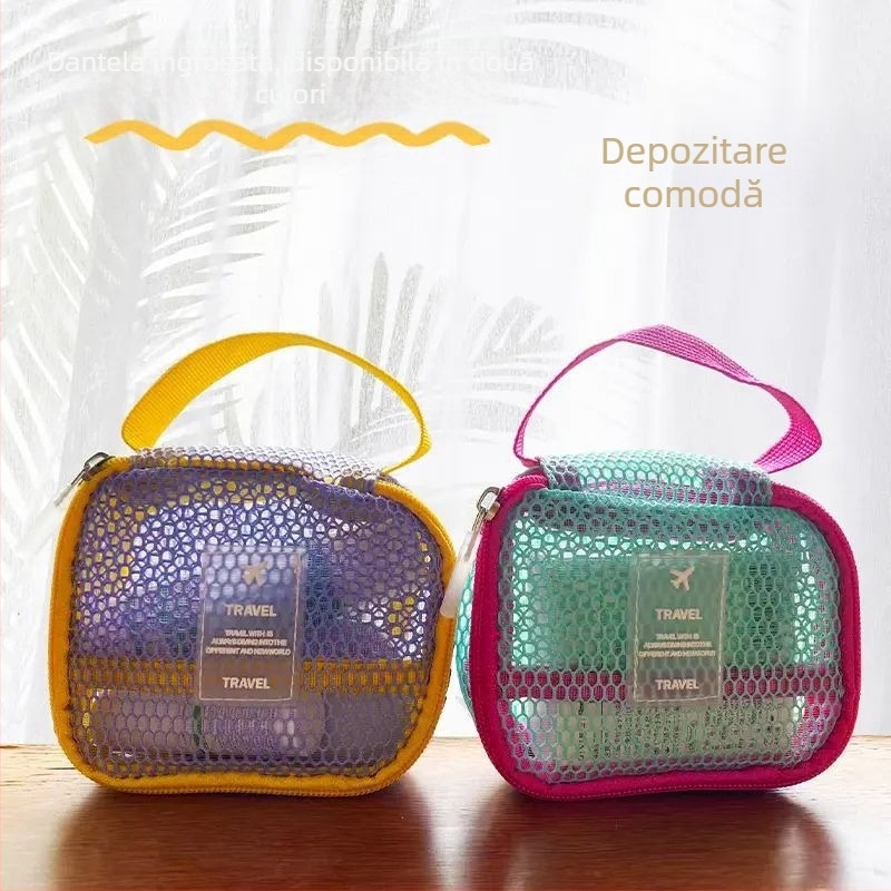 Geantă cosmetică de voiaj — capacitate mare, ușoară și portabilă; material nylon, căptușeală nylon, imprimeu anime, respirabilă, pentru organizare