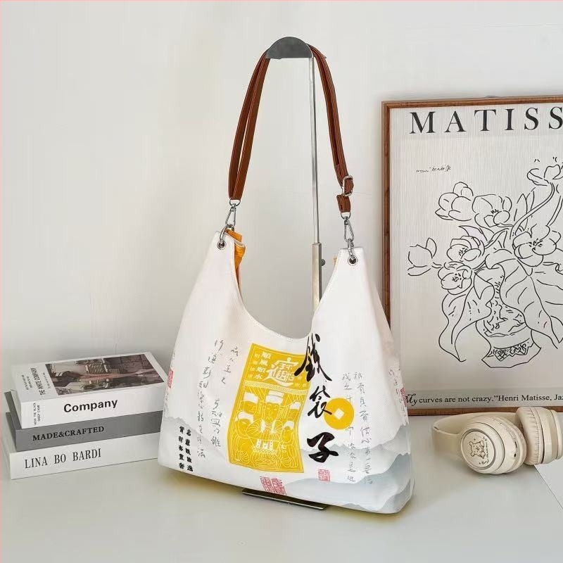 Geantă tip găleată din pânză, fermoar, căptușeală poliester, buzunar pentru telefon și curea de umăr