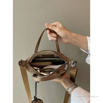 Geantă Dumpling pentru femei, crossbody – stil cyber function, material nylon, căptușeală nylon, fermoar, pentru călătorii de recreere
