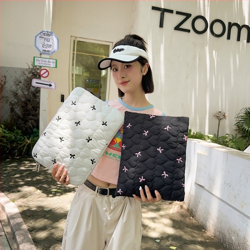 Husă pentru laptop – ultra-ușoară, rezistentă la șocuri, din nylon, model carouri, căptușeală poliester, pentru femei