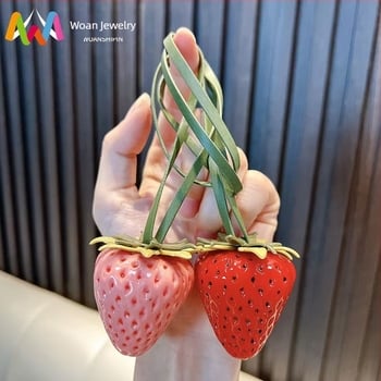 Breloc cu căpșună – pandantiv 3D din rășină, stil desen animat, ambalare individuală