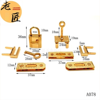 Set cu 8 accesorii pentru hardware-ul de geantă: încuietoare răsucită, ochișor (eyelet) și lacăt; aliaj de zinc; model A078; pentru bagaje