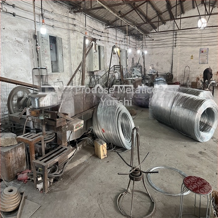 Sârmă din oțel galvanizat lucios pentru inel de purtare al găleții de gheață și a găleții cu apă; Material: Q195; Secțiune transversală: rotundă; Lungime: 100; Rezistență la tracțiune: 450-500