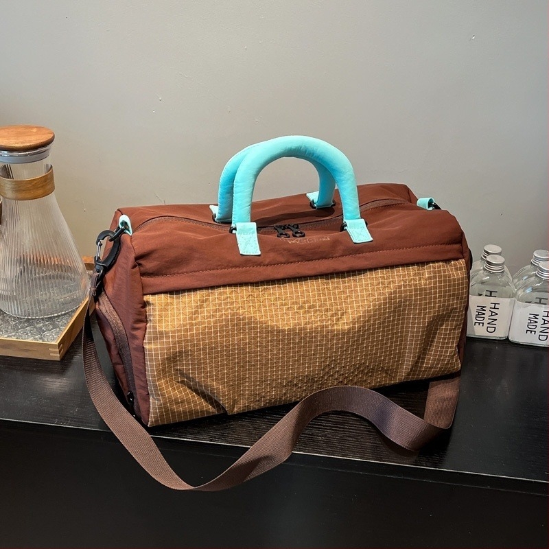 Geantă de fitness, capacitate 20–35 L, din nylon, respirabilă, extensibilă, reduce povara