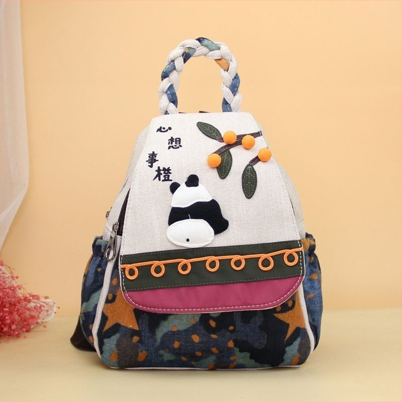 Rucsac pentru femei cu motif Panda, material din amestec de in, stil literar național, căptușeală poliester, lansare primăvara 2025, potrivit pentru călătorii de agrement