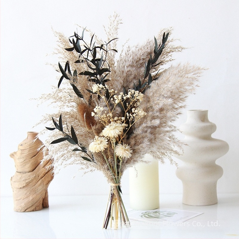 Buchet de flori uscate cu frunze subțiri de trestie — amestec de vene uscate ale frunzelor; ambalat într-o pungă transparentă OPP