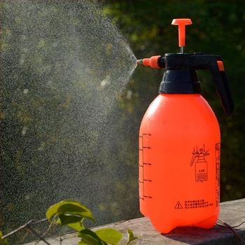 Recipient de udare din plastic, pulverizator cu aer, 2 L, destinat producției agricole și spațiilor verzi