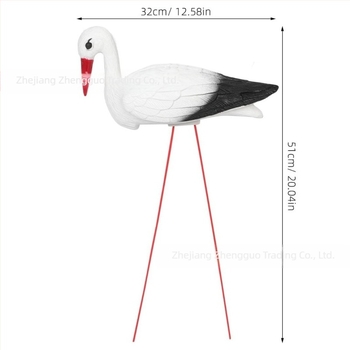 Ornament de grădină cu stârc alb – material: plastic/rășină; fabricație: turnare prin suflare; categorie: animale simulate; formă: stârc alb simulativ; stil: minimalist modern