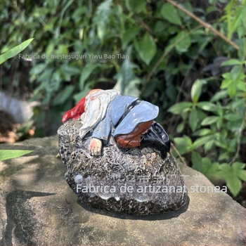 Statuie de grădină din rășină: pitic bețiv pentru micro-peisaj (Material: rășină; Categoria: meșteșuguri din rășină; Ambalaj: ambalaj standard)
