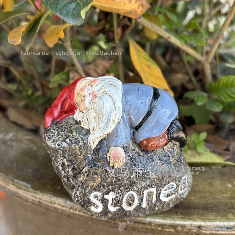 Statuie de grădină din rășină: pitic bețiv pentru micro-peisaj (Material: rășină; Categoria: meșteșuguri din rășină; Ambalaj: ambalaj standard)