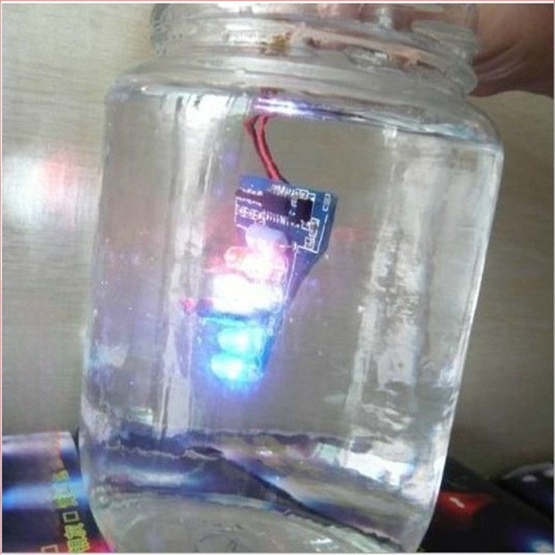 Antena solară pentru mașină, LED decorativ intermitent, montaj adeziv, compatibil universal, durată de viață 5 ani, brand Cy