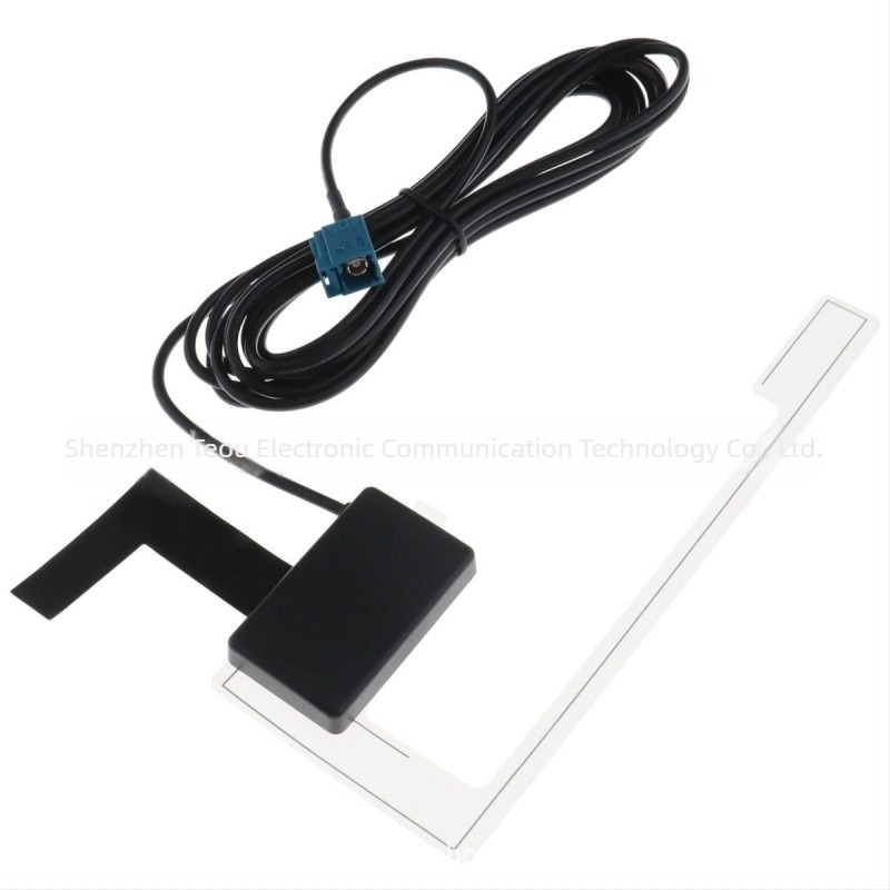 Antena DAB pentru radio auto, montaj pe geam, universală, alimentare 5–12V, impedanță de ieșire 75Ω, câștig Band III 15dB±3dB, L-Band 18dB±3dB