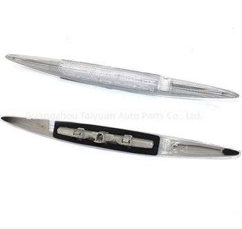 Lumina de frână montată sus pentru Honda CR-V, modelele 34270-T0A-H01 și 34270-TFC-H01 (Numere de accesorii: 34270-T0A-H01, 34270-TFC-H01)