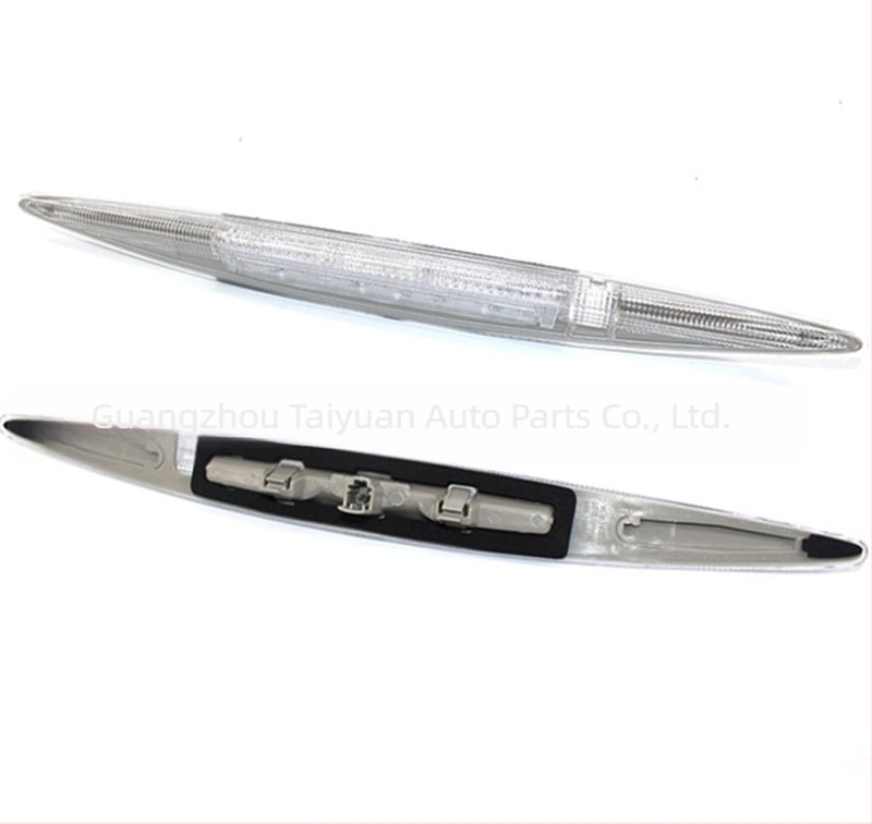 Lumina de frână montată sus pentru Honda CR-V, modelele 34270-T0A-H01 și 34270-TFC-H01 (Numere de accesorii: 34270-T0A-H01, 34270-TFC-H01)
