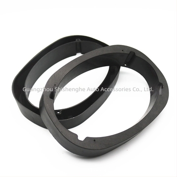 Șaibă din plastic pentru difuzor auto cu design în unghi — amortizare vibrații, reglare adâncime montaj, construcție solidă, greutate 0,1 kg