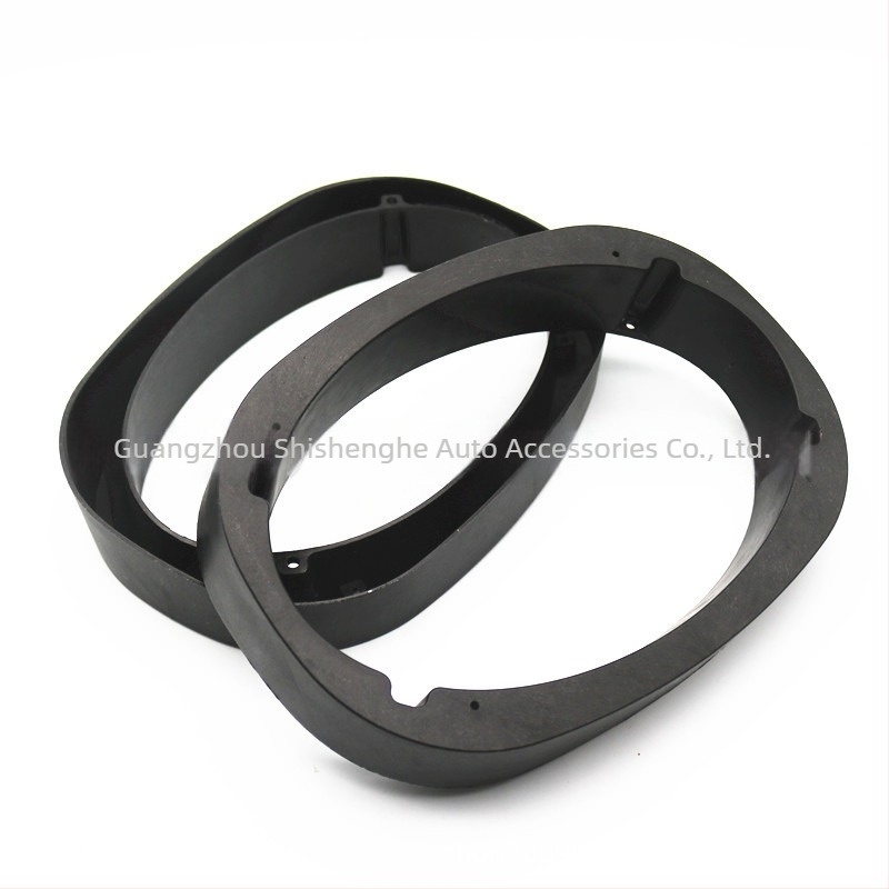 Șaibă din plastic pentru difuzor auto cu design în unghi — amortizare vibrații, reglare adâncime montaj, construcție solidă, greutate 0,1 kg