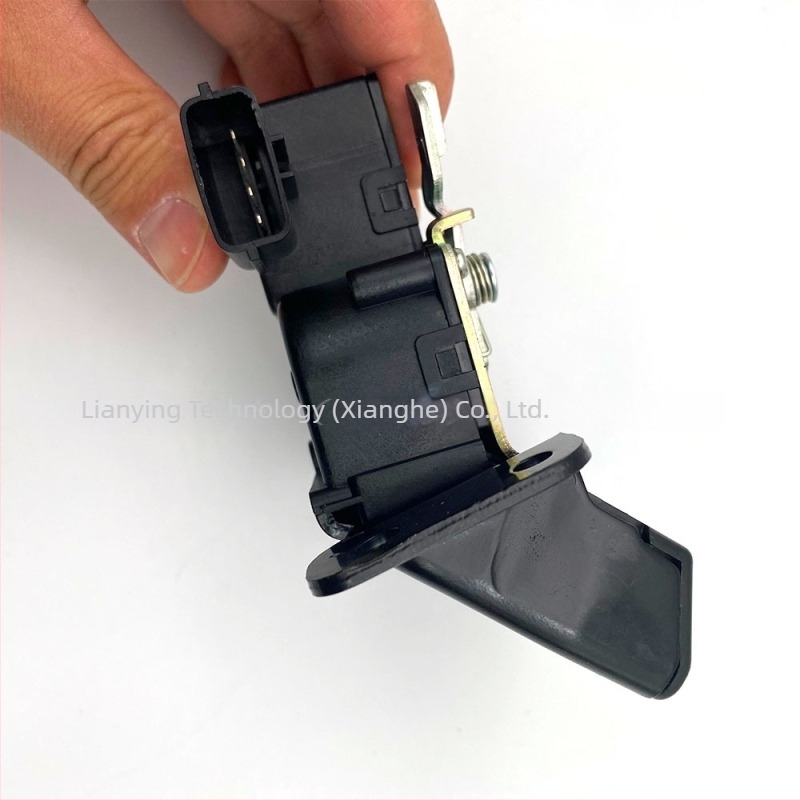 Sistem de blocare centrală a portbagajului pentru Hyundai I30 Elantra și Kia Ceed | Material: Plastic | Greutate: 550 g | Tip: Blocare centrală | Durata de viață: 3-5 ani