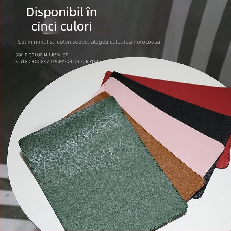 Protecție pentru laptop cu exterior PVC și căptușeală din piele sintetică; impermeabilă, rezistentă la uzură, rezistentă la cutremure; personalizare logo disponibil.