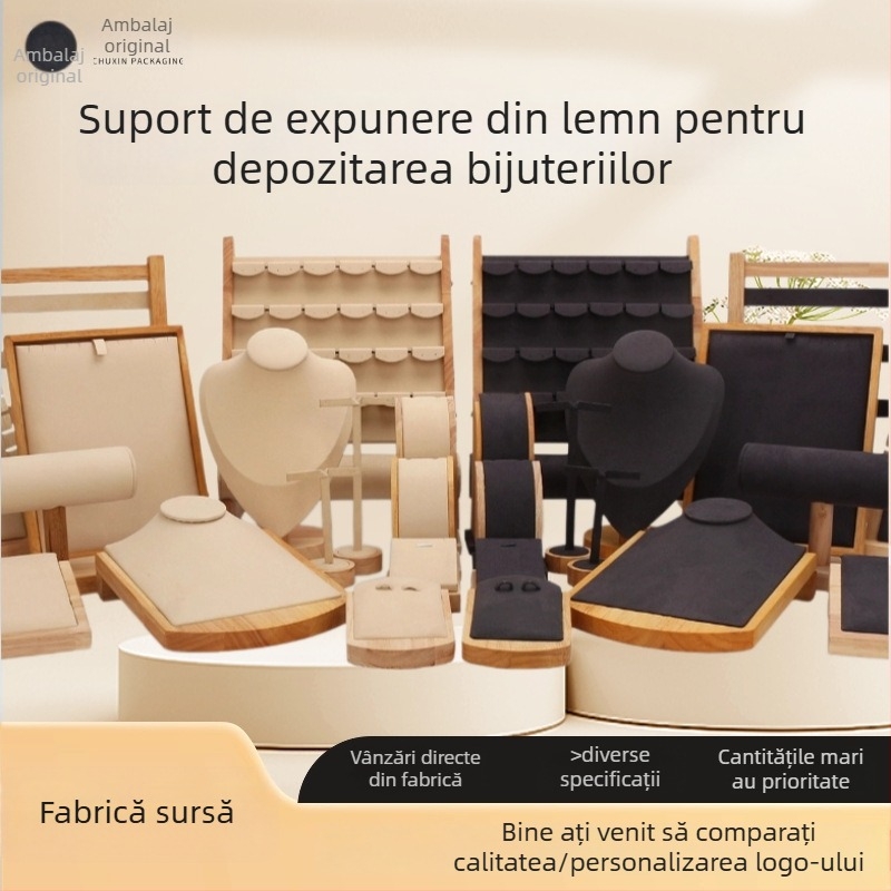 Stand de bijuterii din lemn masiv pentru cercei, brățări și coliere – expoziție de înaltă calitate