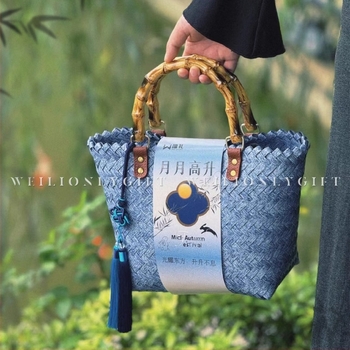 Geantă de damă din PVC, formă ovală, deschidere deschisă, fără căptușeală, fără curea, duritate medie spre moale