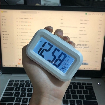 Ceas deșteptător mini luminos cu afișaj LCD numeric, funcționare silențioasă, portabil și compact pentru birou, baterie uscată, carcasă din plastic, design simplu și modern