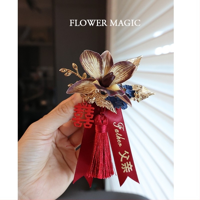 Corsaj realizat manual cu Phalaenopsis – stil clasic chinezesc, motiv fericire dublă pentru nuntă