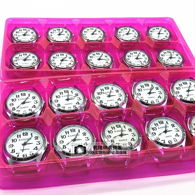 Miyota 2035 mecanism quartz • Carcasă din oțel semi-țintă • Rezistent la apă pentru uz zilnic