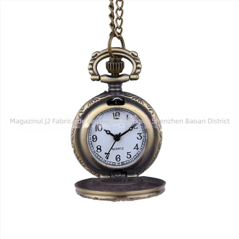 Ceas de buzunar în stil antic cu motiv relief cu trei cai, mișcare cuarț, carcasă din aliaj, sticlă minerală, model 6022