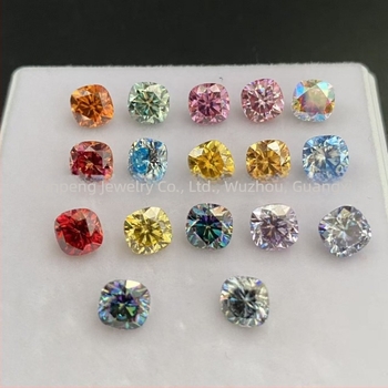 Moissanite piatră brută cu tăiere Emerald-Cut (VVS, şlefuită şi lustruită, brand Mifti)