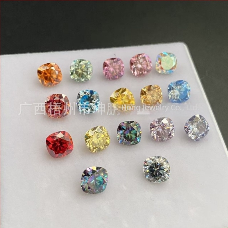 Moissanite piatră brută cu tăiere Emerald-Cut (VVS, şlefuită şi lustruită, brand Mifti)