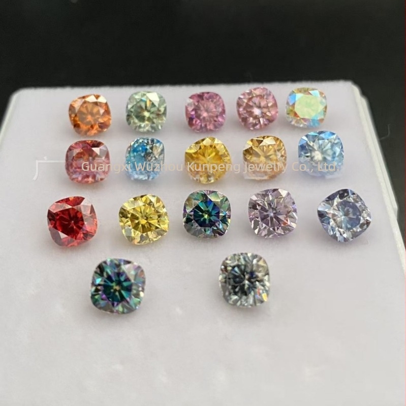 Moissanite piatră brută cu tăiere Emerald-Cut (VVS, şlefuită şi lustruită, brand Mifti)