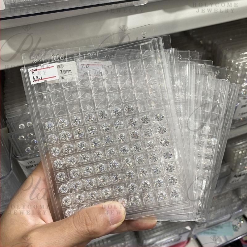 Piatră principală din moissanit pentru colier și inel – rotundă, claritate VVS, lustruită, personalizabilă, stil luxuos ușor