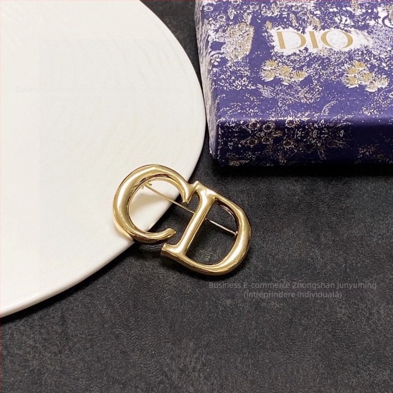 Broșă din alamă, formă alfabet, placare electro, XZ018, stil feminin minimalist