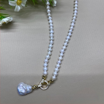 Colier cu pandantiv din perle de apă dulce, perlă cu formă aproape circulară, accesorii din aliaj, stil simplu feminin