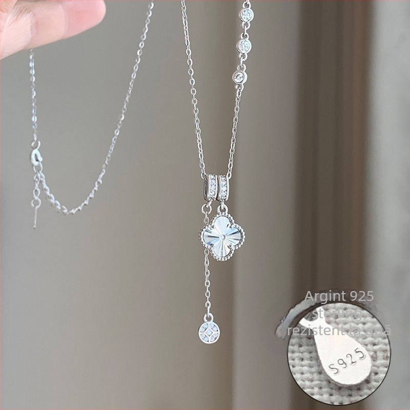 Colier cu pandantiv trifoi cu patru foi, din argint, stil japonez/coreean, cod produs W25081104, primăvara 2025