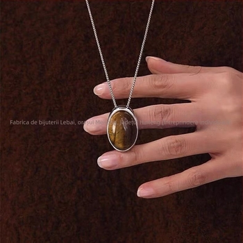 Colier cu piatră Tiger Eye, bază metalică, electroplatinare, formă geometrică, lanț șarpe, unisex