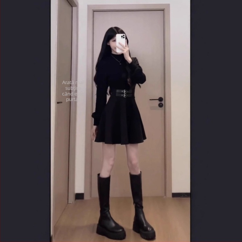 Rochie - țesătură poliester; model solid; siluetă în formă de A; guler semi-turtleneck; mâneci lungi